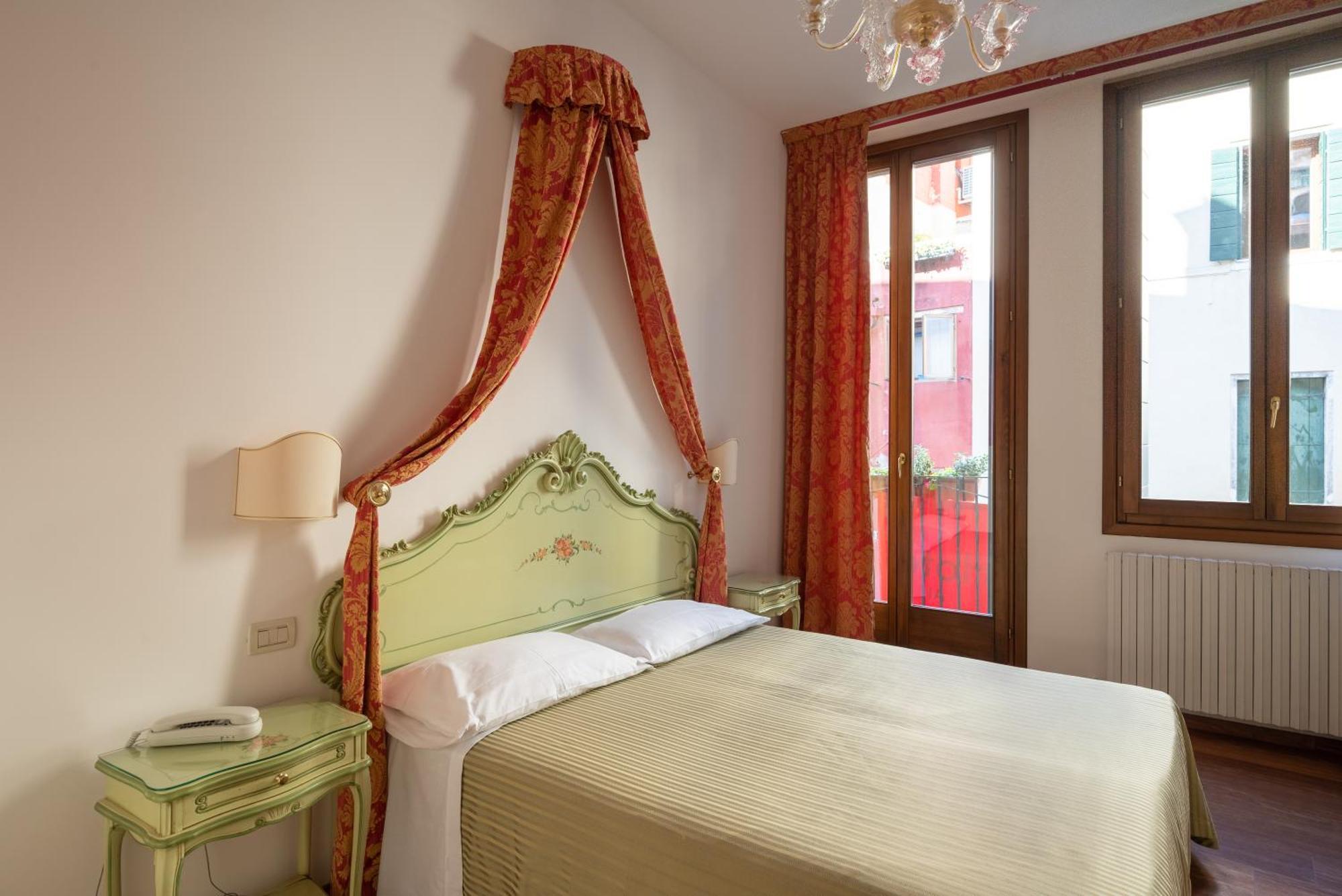Hotel Al Sotoportego Venedig Zimmer foto